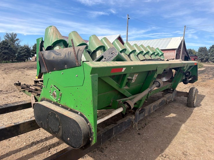 clark-12row20-corn-head-image-1