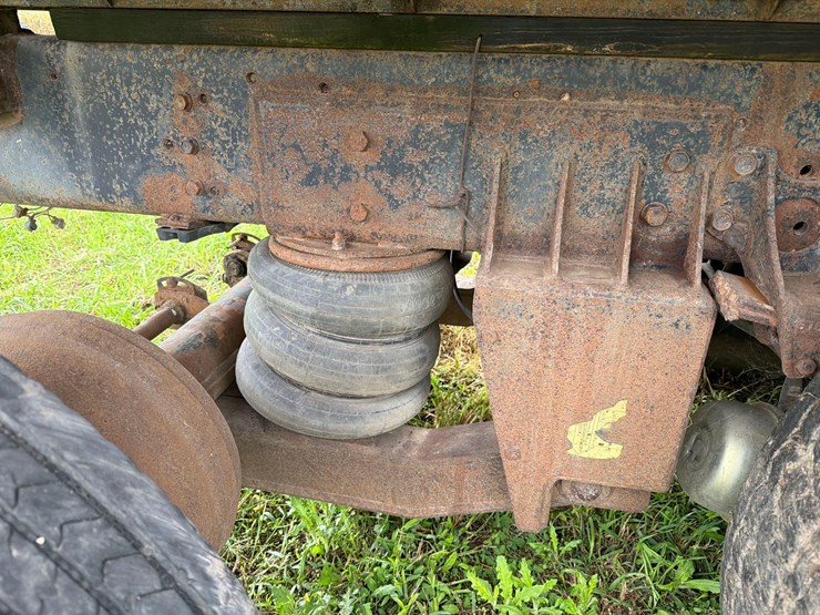 international-8300-6x4-semi-grain-truck-image-59