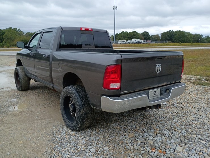 2016-dodge-2500-image-5