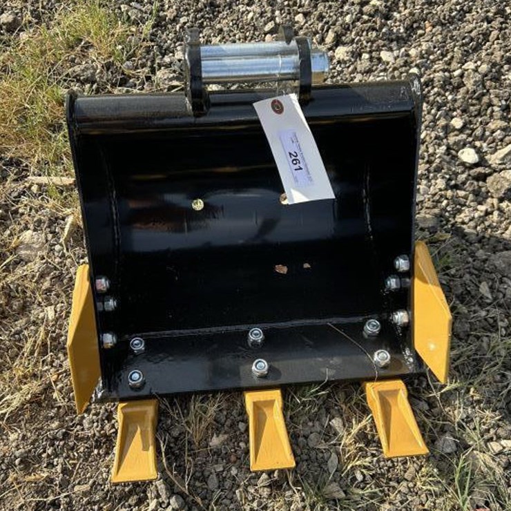 #261 • Mini Excavator 15" Toothed Bucket