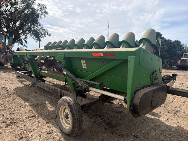 clark-12row20-corn-head-image-2