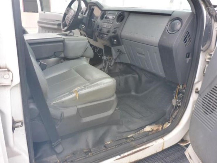 2011-ford-f550-xl-image-19