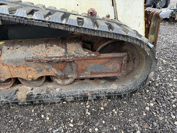 2018-bobcat-t740-image-15