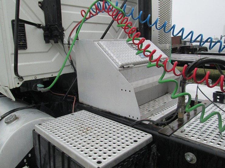 2011-international-prostar-image-10