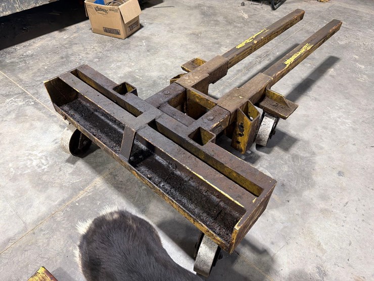 goffer-model-r-12-tractor-splitting-stand-image-5
