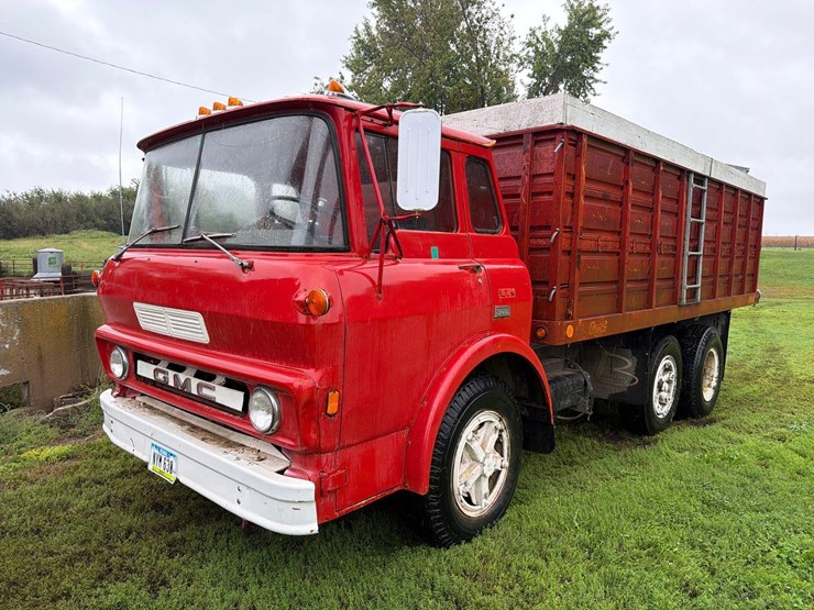 1970-gmc-5500-image-1