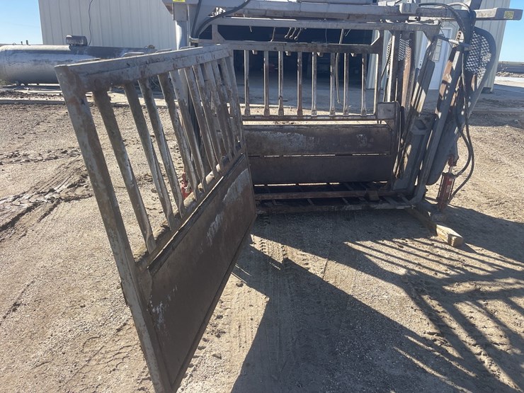 bowman-model-3000-hydraulic-chute-image-7