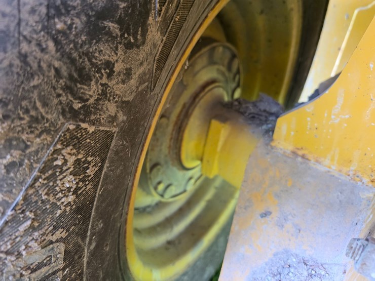 2016-deere-410l-image-168
