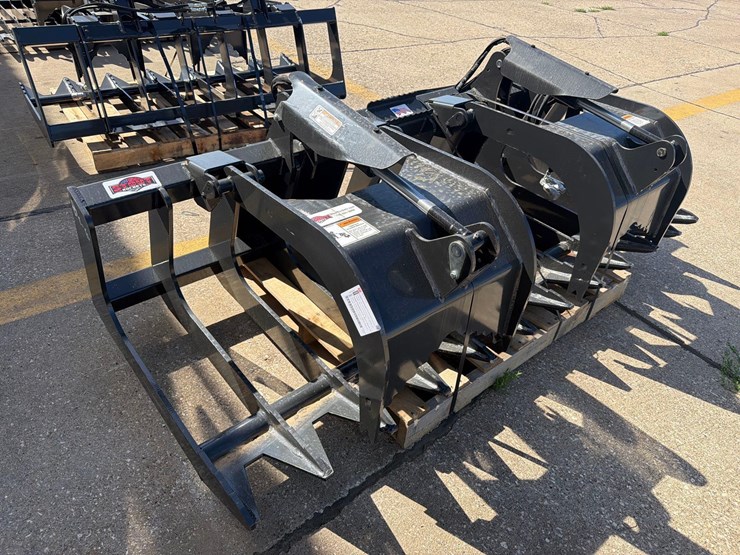 stout-xhd-84”-skidloader-grapple-bucket-image-1