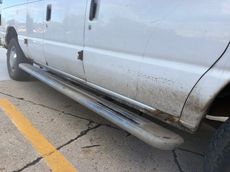 2006-ford-e250-image-17