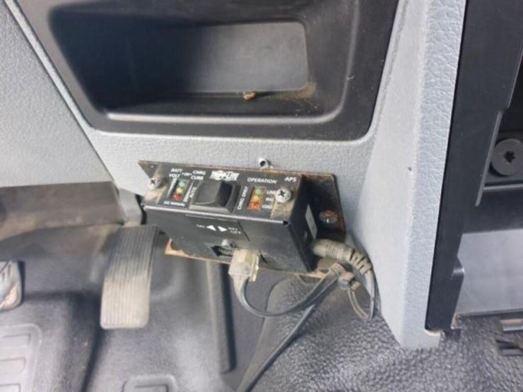 2011-ford-f550-xl-image-21