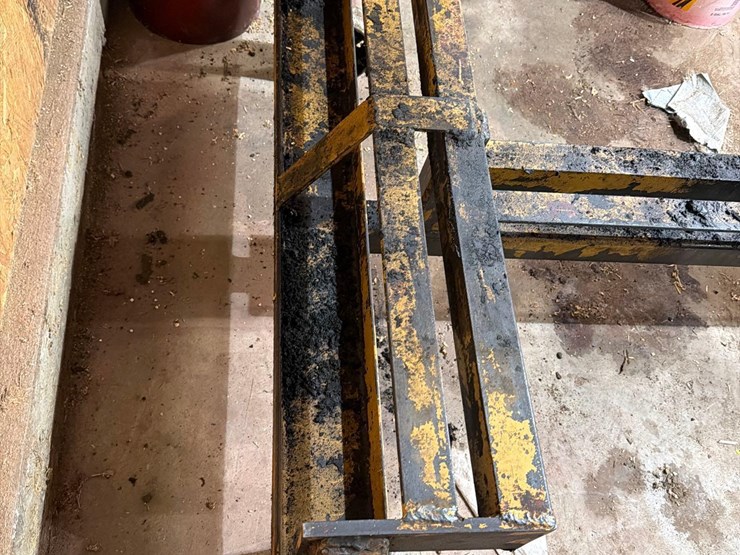 goffer-model-r-12-tractor-splitting-stand-image-15