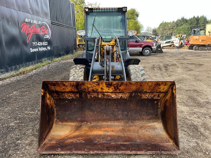 deere-204l-image-9