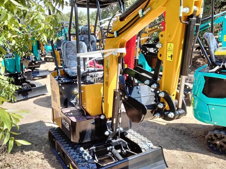 #13-•-cfg-mini-excavator---h13r-image-2