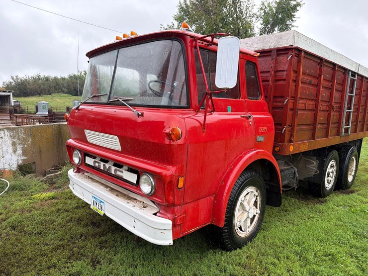 1970-gmc-5500-image-14
