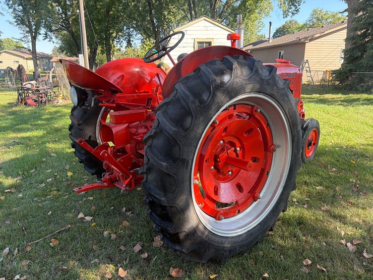 case-dc-tractor-image-3