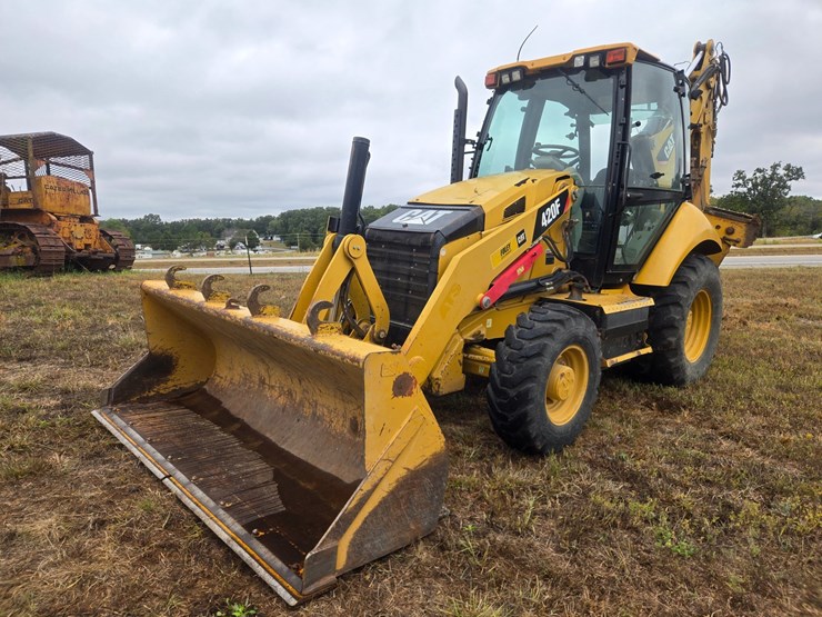 caterpillar-420f-image-2
