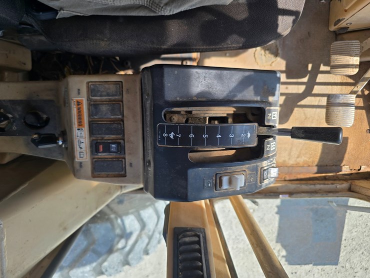 2005-caterpillar-12h-image-68