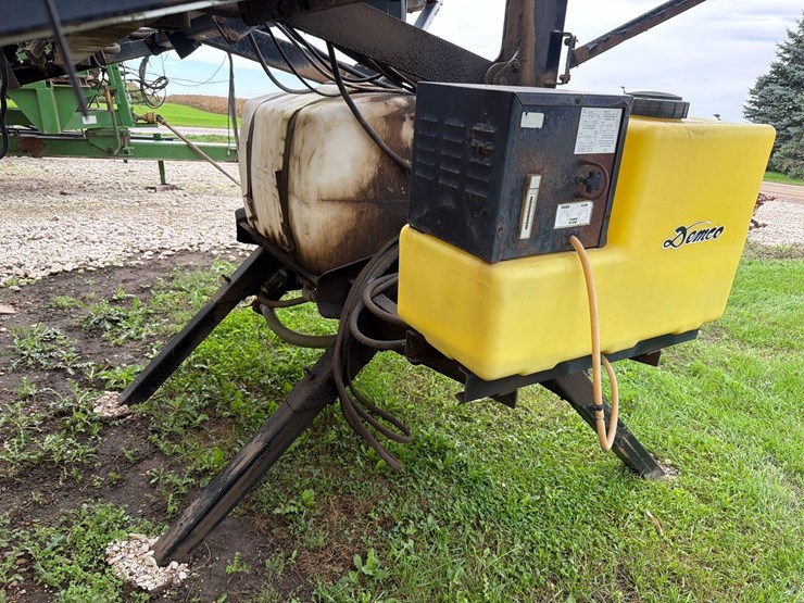 demco-3pt-boom-sprayer-image-7