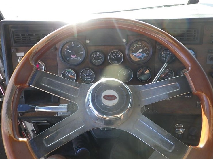 1995-peterbilt-357-image-52