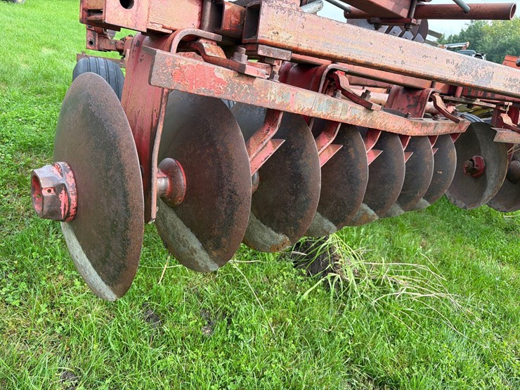 massey-ferguson-620-image-4