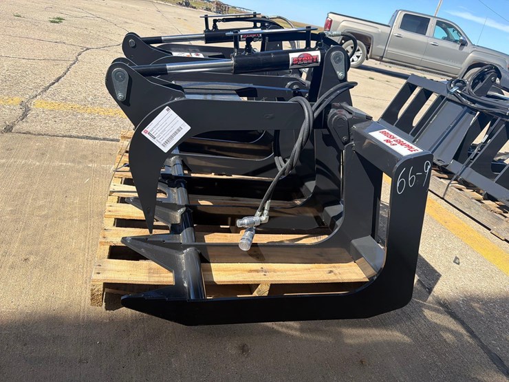 stout-66”-skidloader-grapple-bucket-image-3