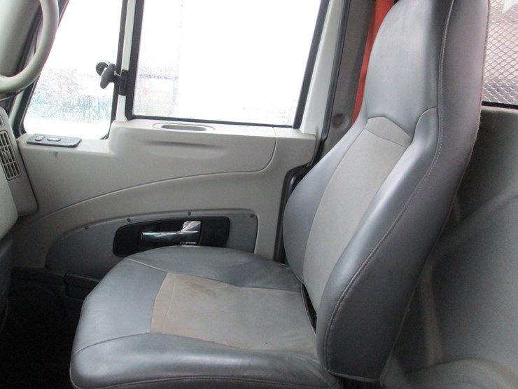 2011-international-prostar-image-34
