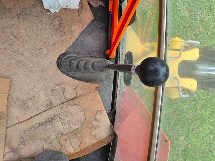 2016-deere-410l-image-63