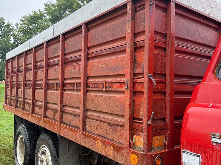1970-gmc-5500-image-21