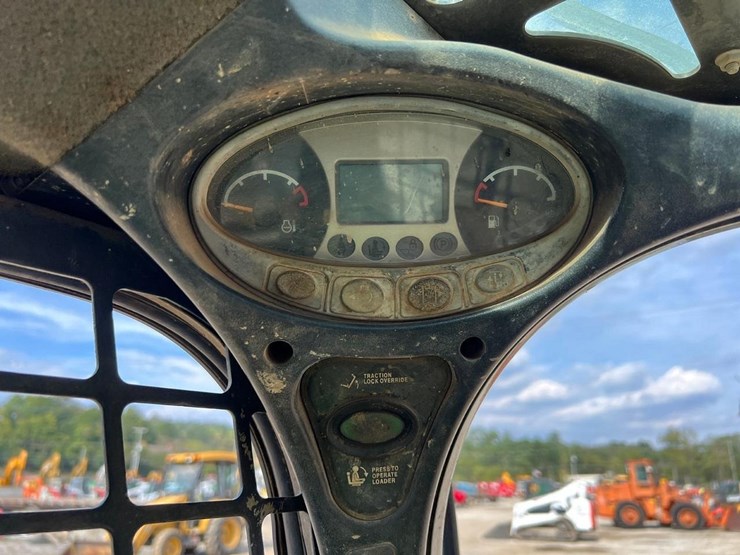 2019-bobcat-t595-image-19