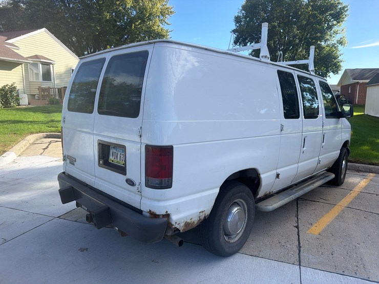 2006-ford-e250-image-4