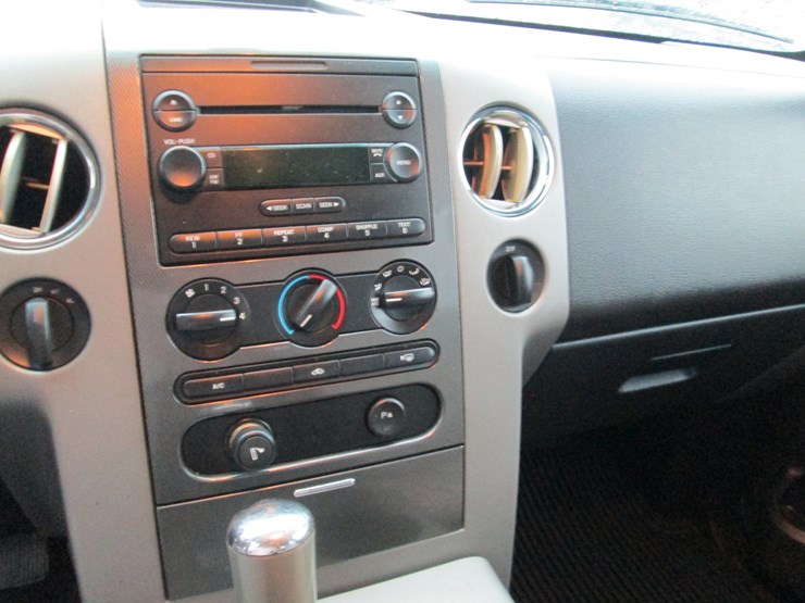 2004-ford-f150-image-33