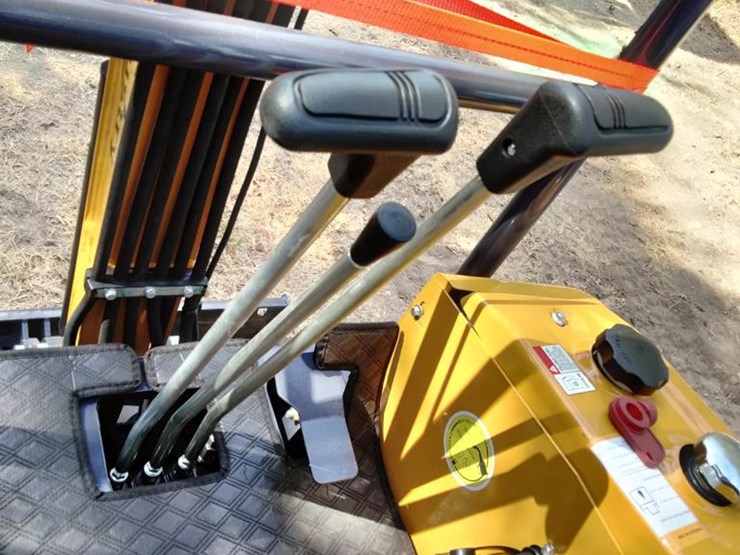 #23-•-cfg-mini-excavator---mx20r-image-7