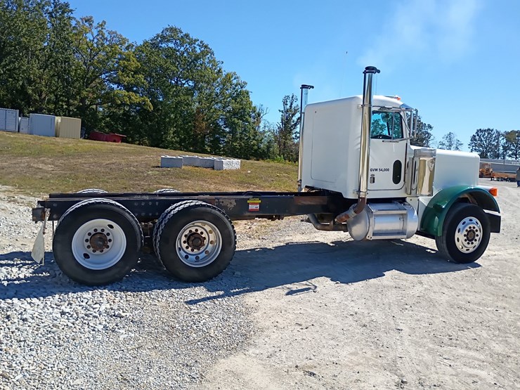 1990-peterbilt-379-image-8