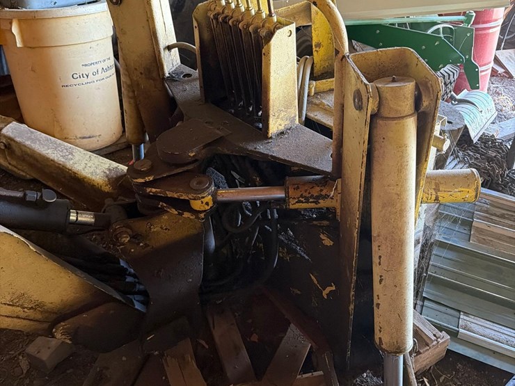 new-holland-lb-11-3pt-backhoe-image-6