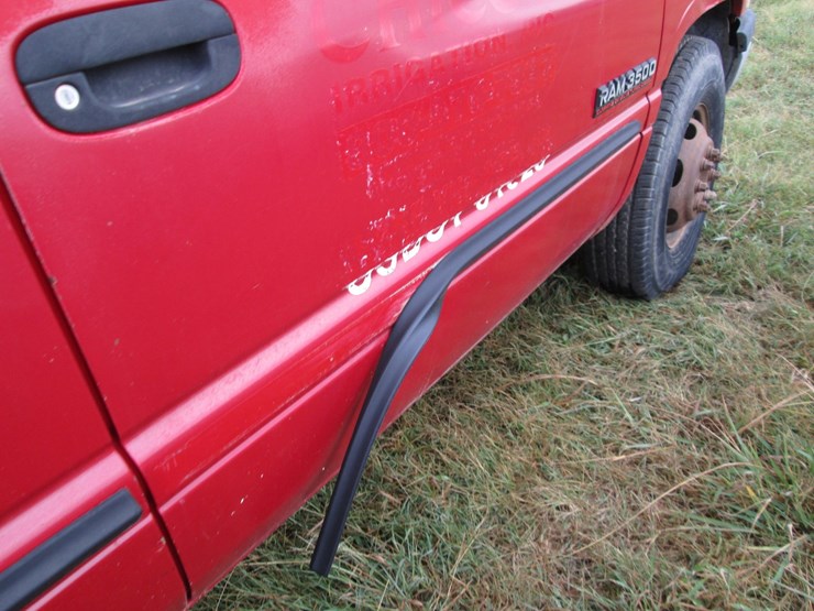 2002-dodge-3500-image-13