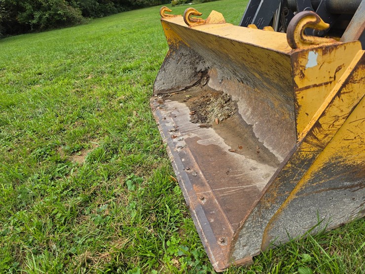 2016-deere-410l-image-153