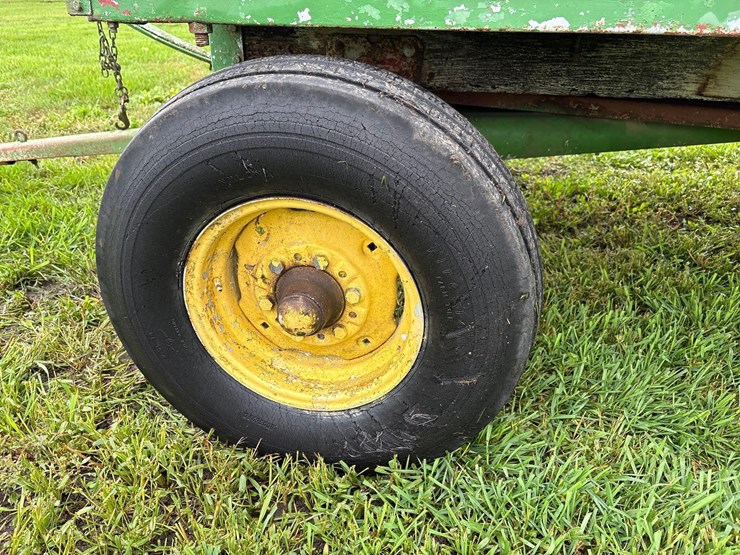 70”-x-142”-john-deere-barge-wagon-image-7