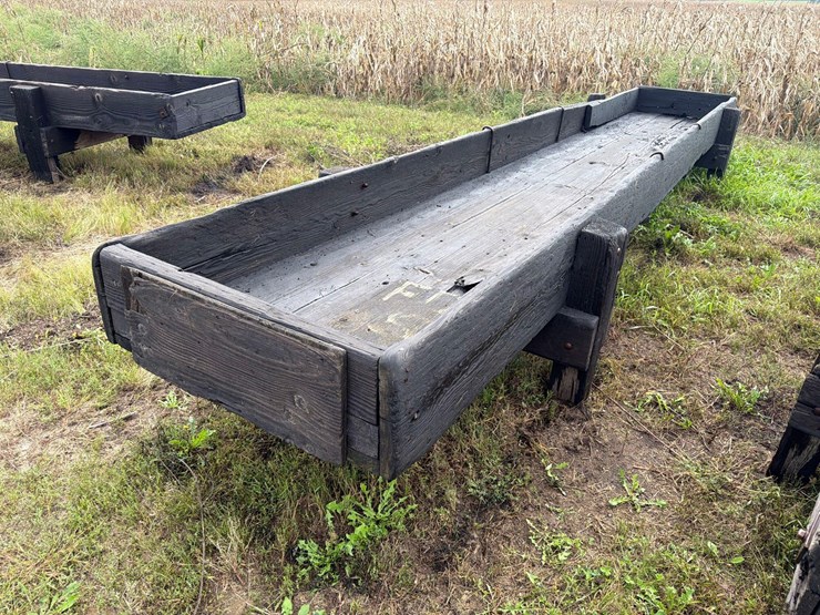 doon-saw-mill-3ft-x-20ft-wood-feed-bunk-image-1