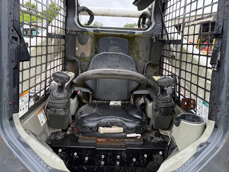 2018-bobcat-t740-image-12