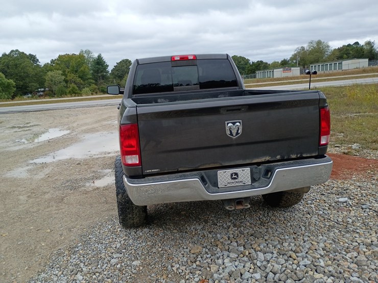 2016-dodge-2500-image-6