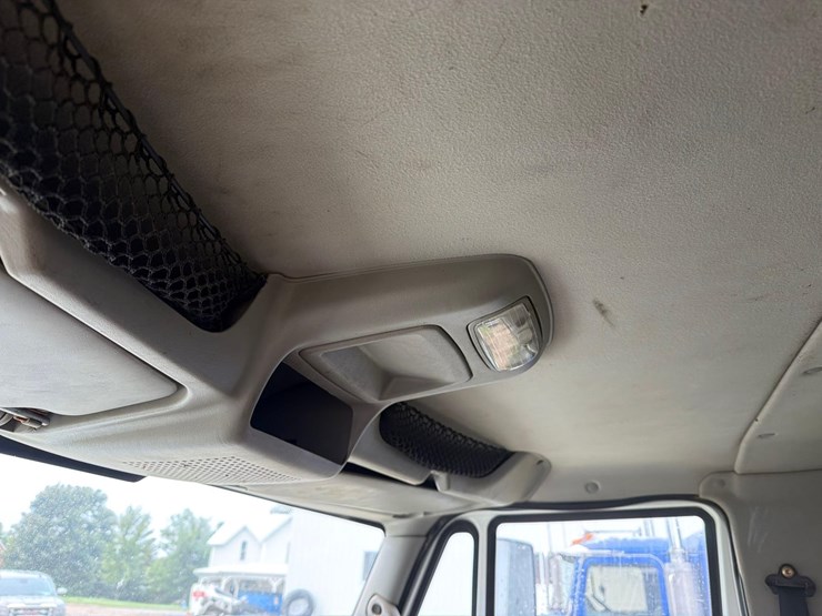 2009-international-durastar-4300-image-58