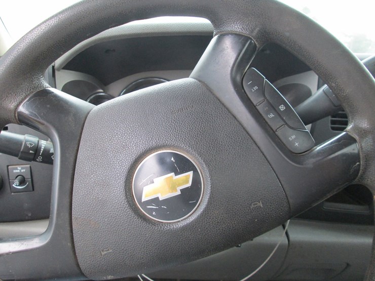 2011-chevrolet-2500hd-image-31