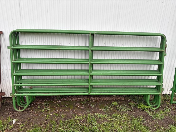 4--green-9ft-6in-gates-image-1