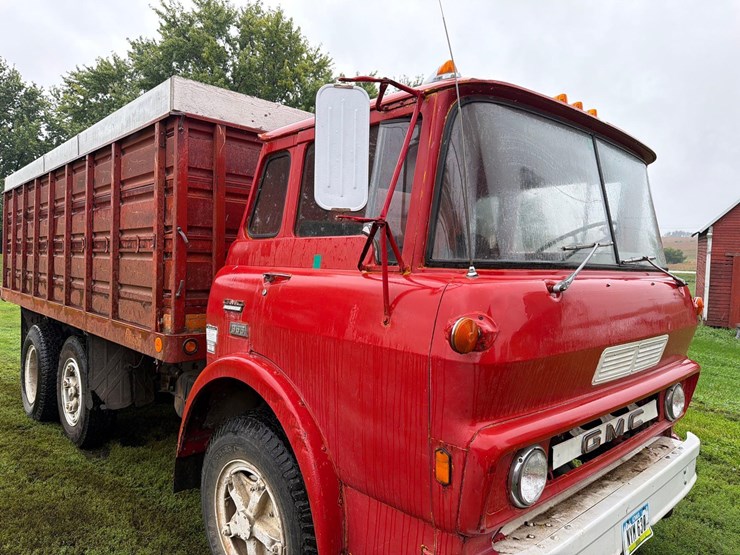 1970-gmc-5500-image-19