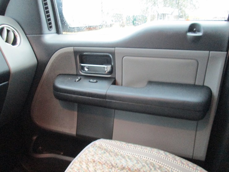 2004-ford-f150-image-31
