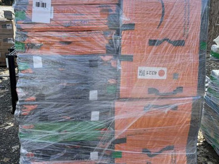 #103-•-20"-tote-bags-on-pallet-image-2