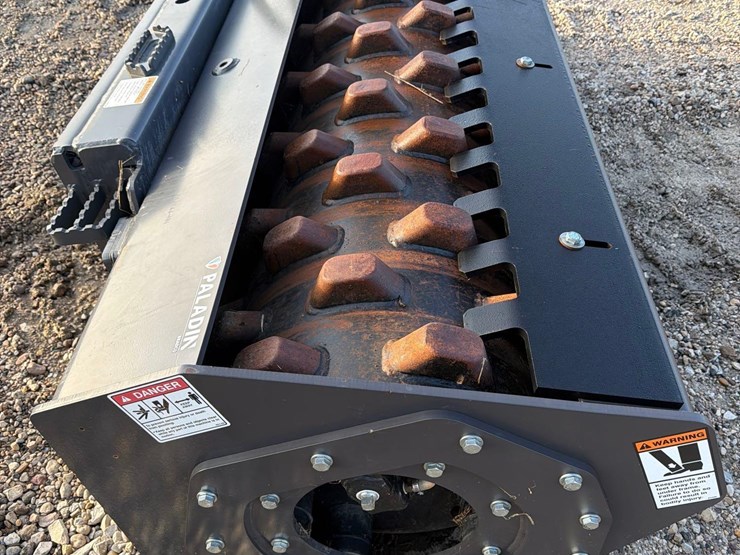 paladin-86”-wide-skidloader-packer-image-6