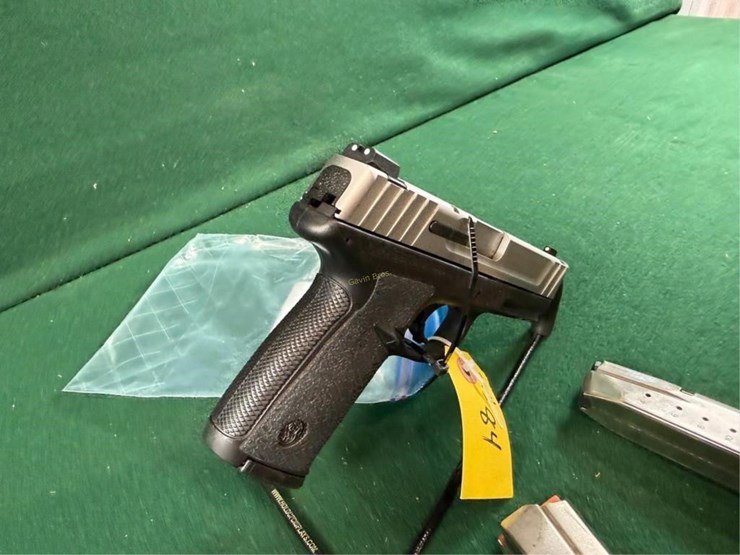 smith-&-wesson-mdl.sd40-ve-40-s&w-pistol-image-4