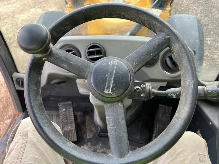 deere-204l-image-19